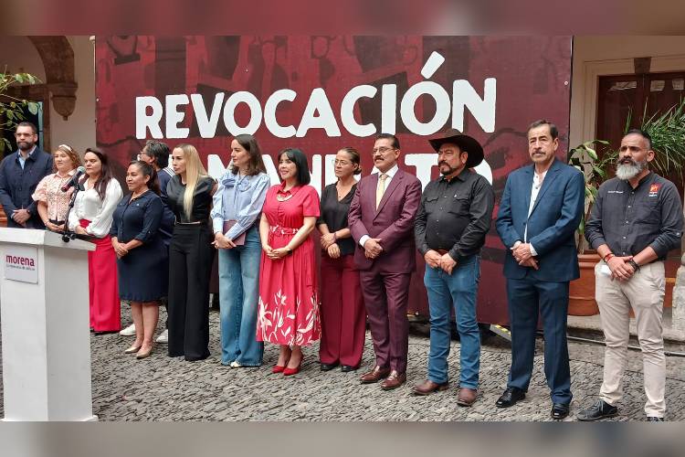 Presentan petición para revocación de mandato de Verónica Delgadillo