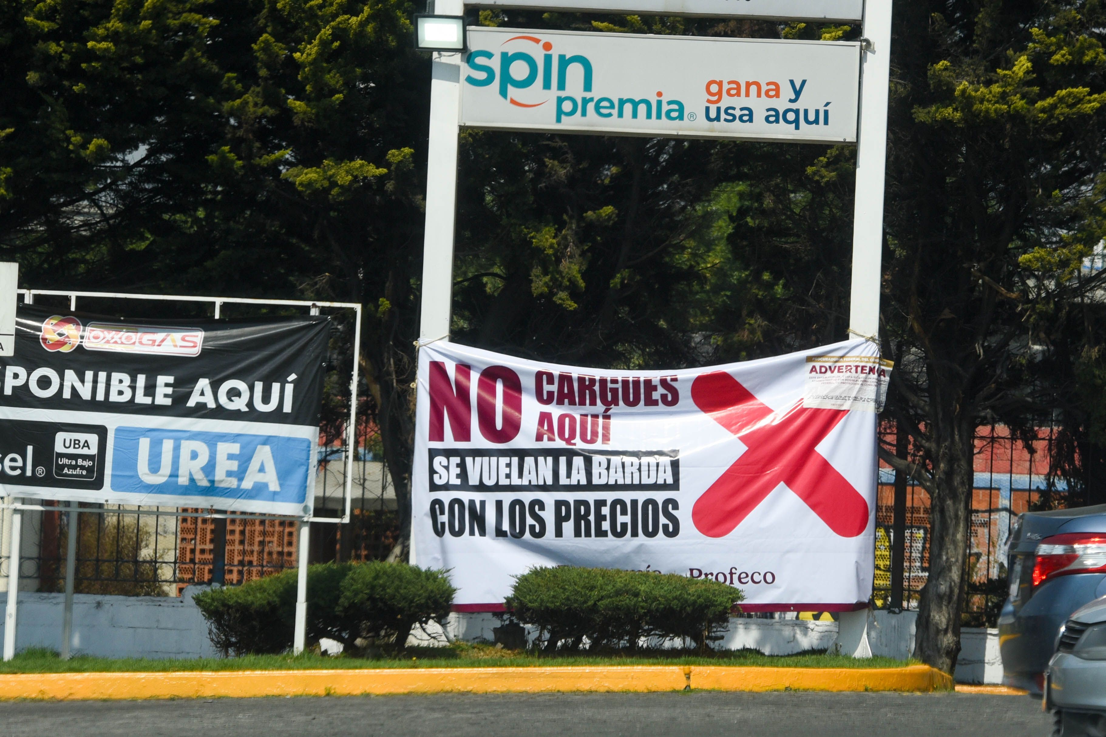 Advierten a gasolineros que habrá revisiones del SAT si no respetan tope del diésel