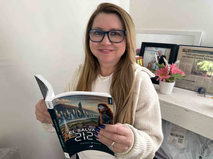 Yurina Melara imagina un futuro desigual en su novela ‘El Salvador 2125’