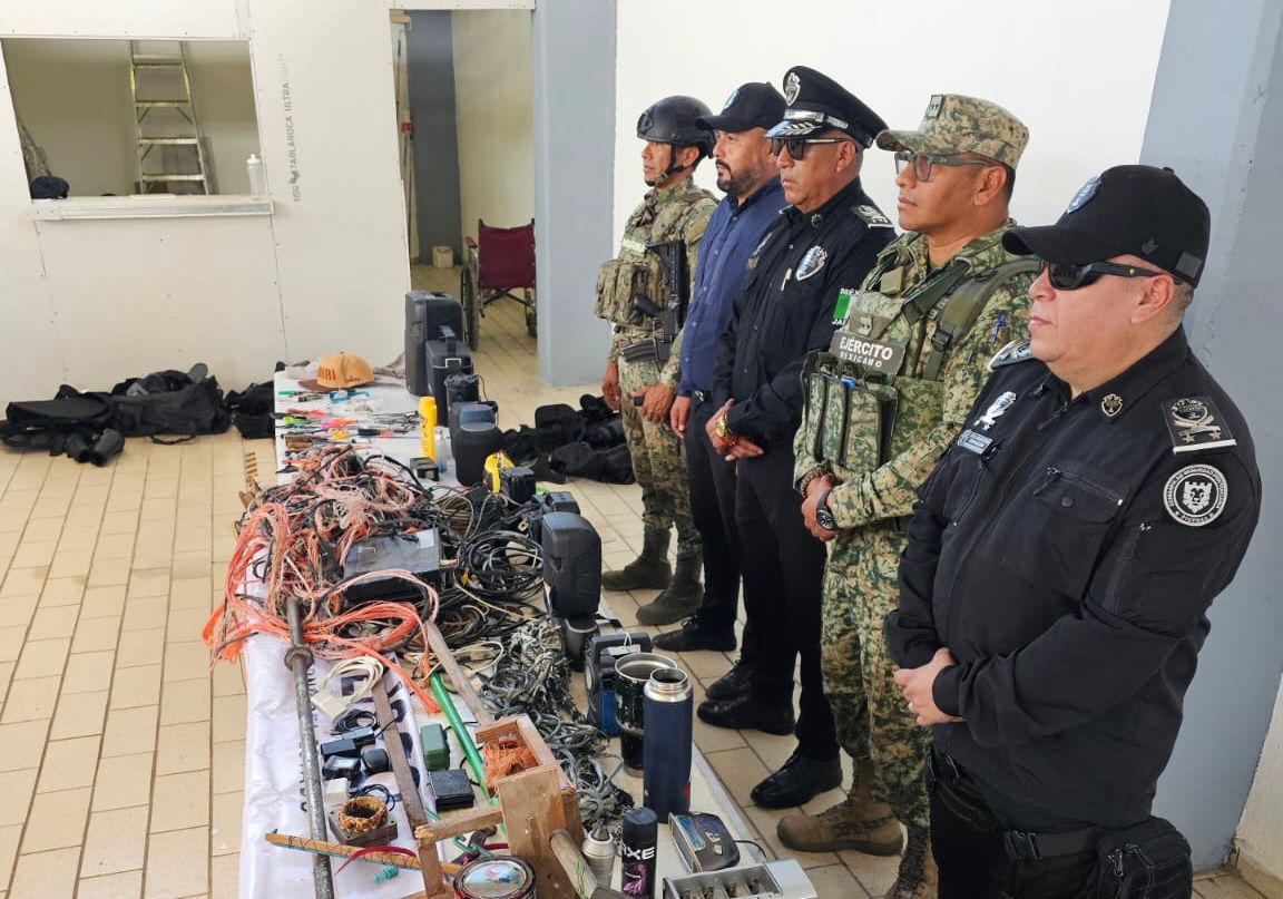 Aseguran droga y armas hechizas en penal de Puerto Vallarta