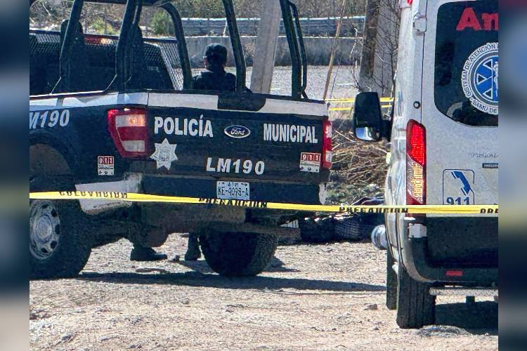 Localizan cadáver envuelto en cobijas en carretera a Lagos-León