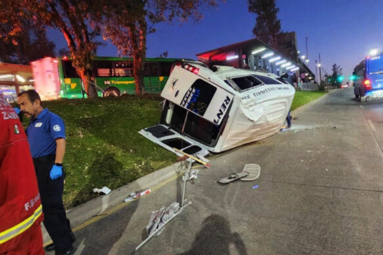 Siete lesionados tras choque entre ruta y camioneta; reportan grave a mujer embarazada
