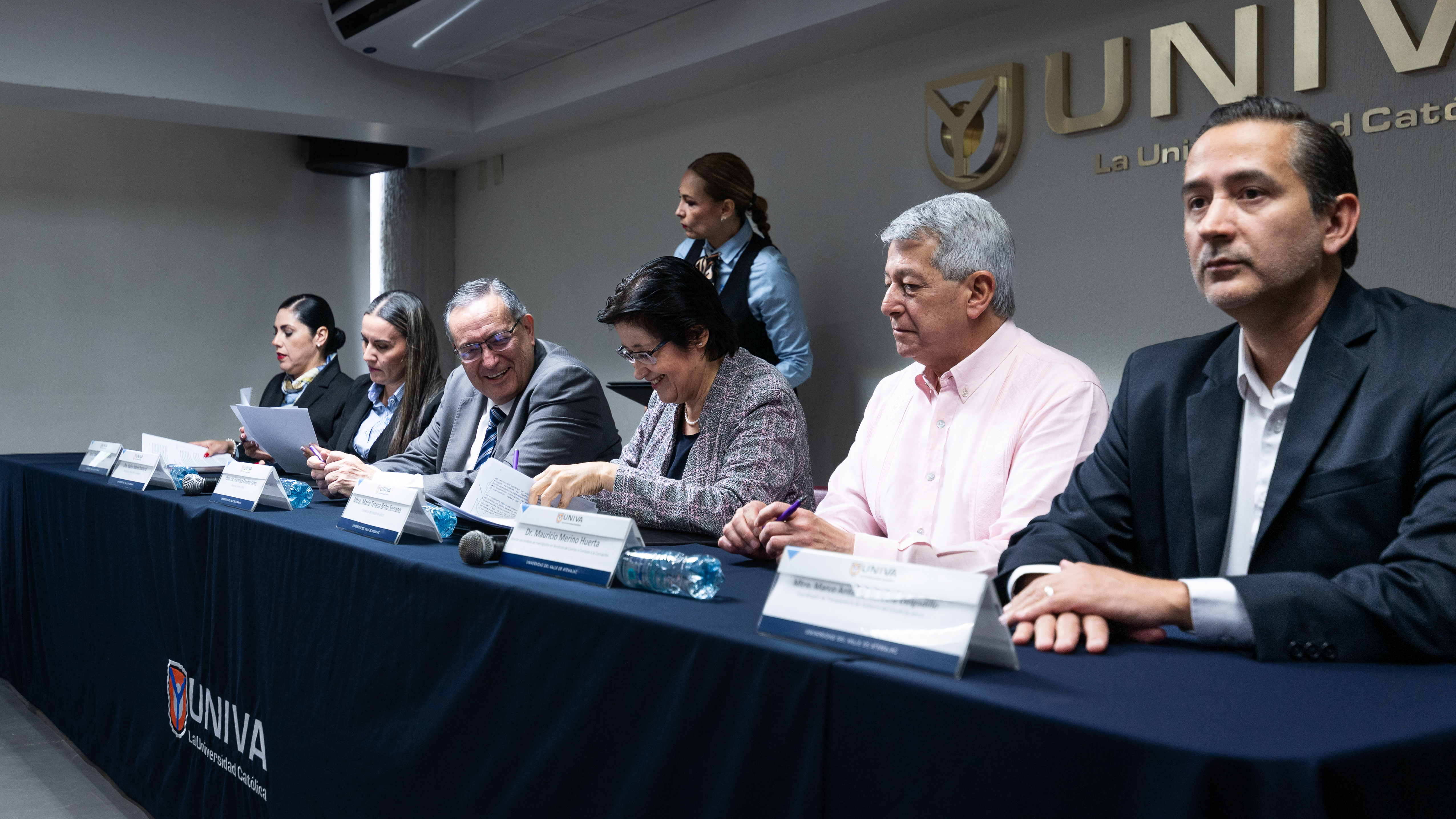 Firman la Univa y Contraloría del Estado convenio en materia de transparencia 