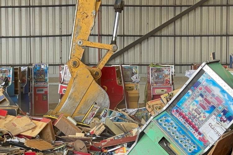 Tonalá destruye 139 máquinas tragamonedas aseguradas