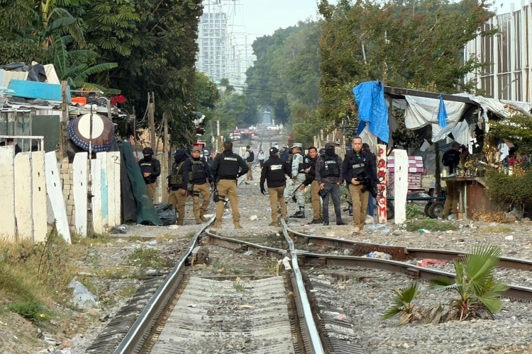 Detienen a nueve tras operativo en 'Pueblo Quieto'