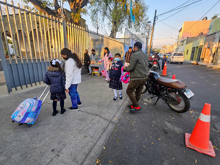 Aumentan a 11 las escuelas con contagios de sarampión
