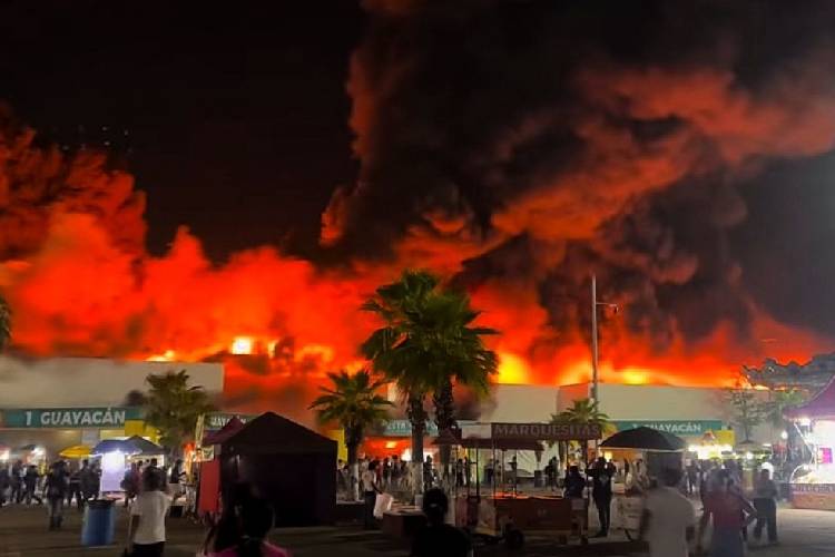 Un incendio en la Feria de Tabasco deja cinco fallecidos