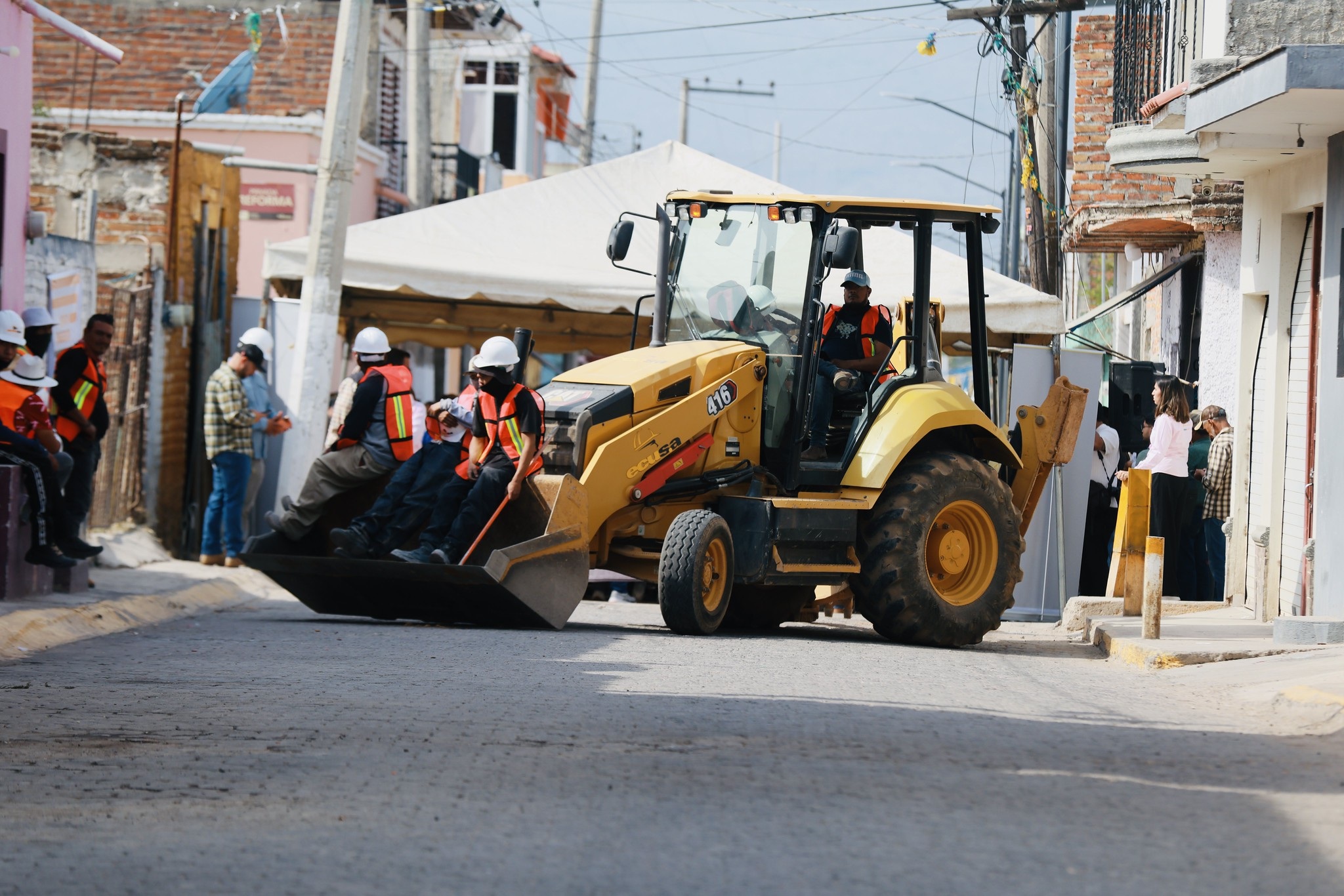 Inician otra etapa de obras en calle de Cajititlán 