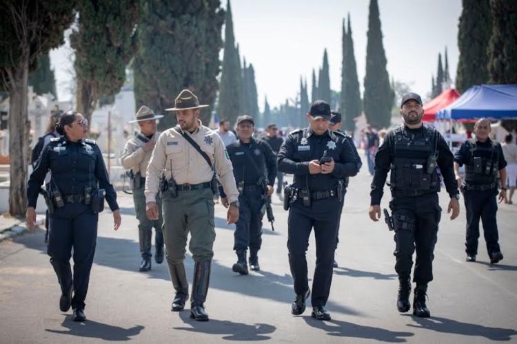 Despliegan operativo en cementerios tapatíos por el Día de las Madres
