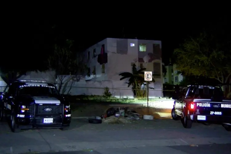 Investigan muerte de una mujer tras caer de tercer piso