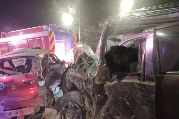 Mueren dos jóvenes tras aparatoso choque en Puerto Vallarta