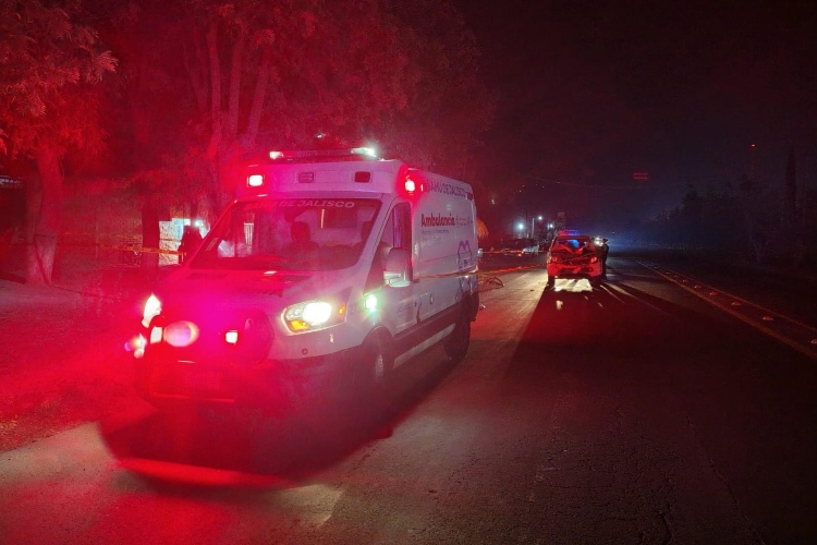 Muere motociclista tras choque contra camioneta