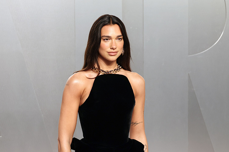 Dua Lipa demanda a Samsung