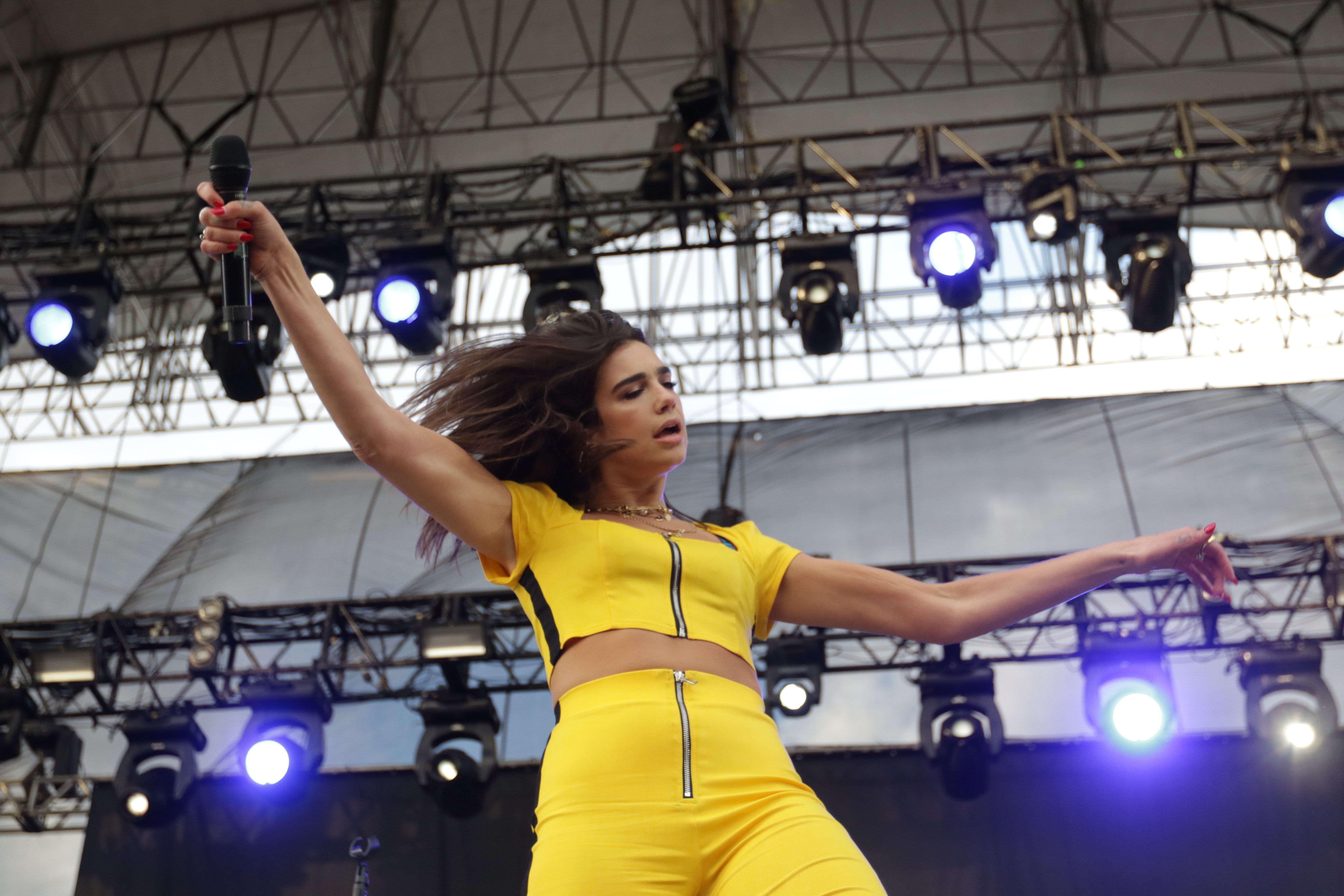 Samsung niega haber usado a Dua Lipa