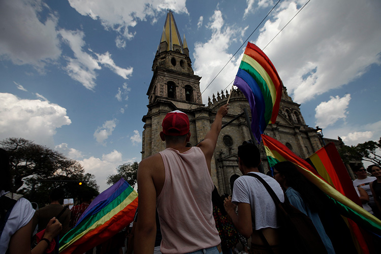 Esperan más de 100 mil para Marcha del Orgullo el 6 de junio