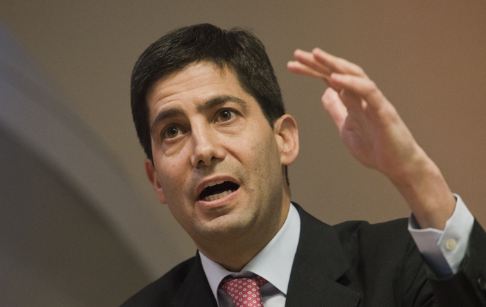 El Senado aprueba al candidato de Trump, Kevin Warsh, como nuevo presidente de la Fed