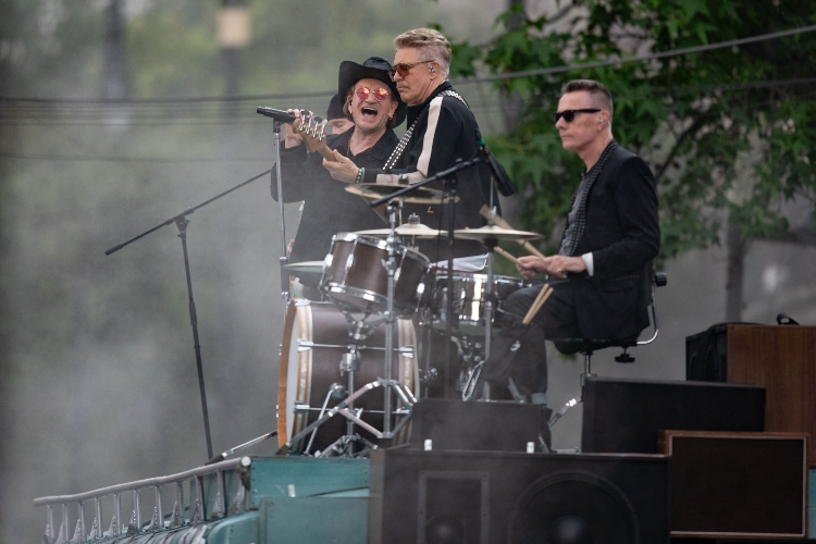 Invitan a la banda U2 a presentarse en el Zócalo