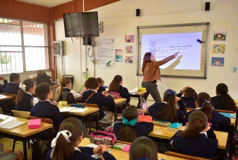Señalan maestros desgaste y falta de apoyo en escuelas
