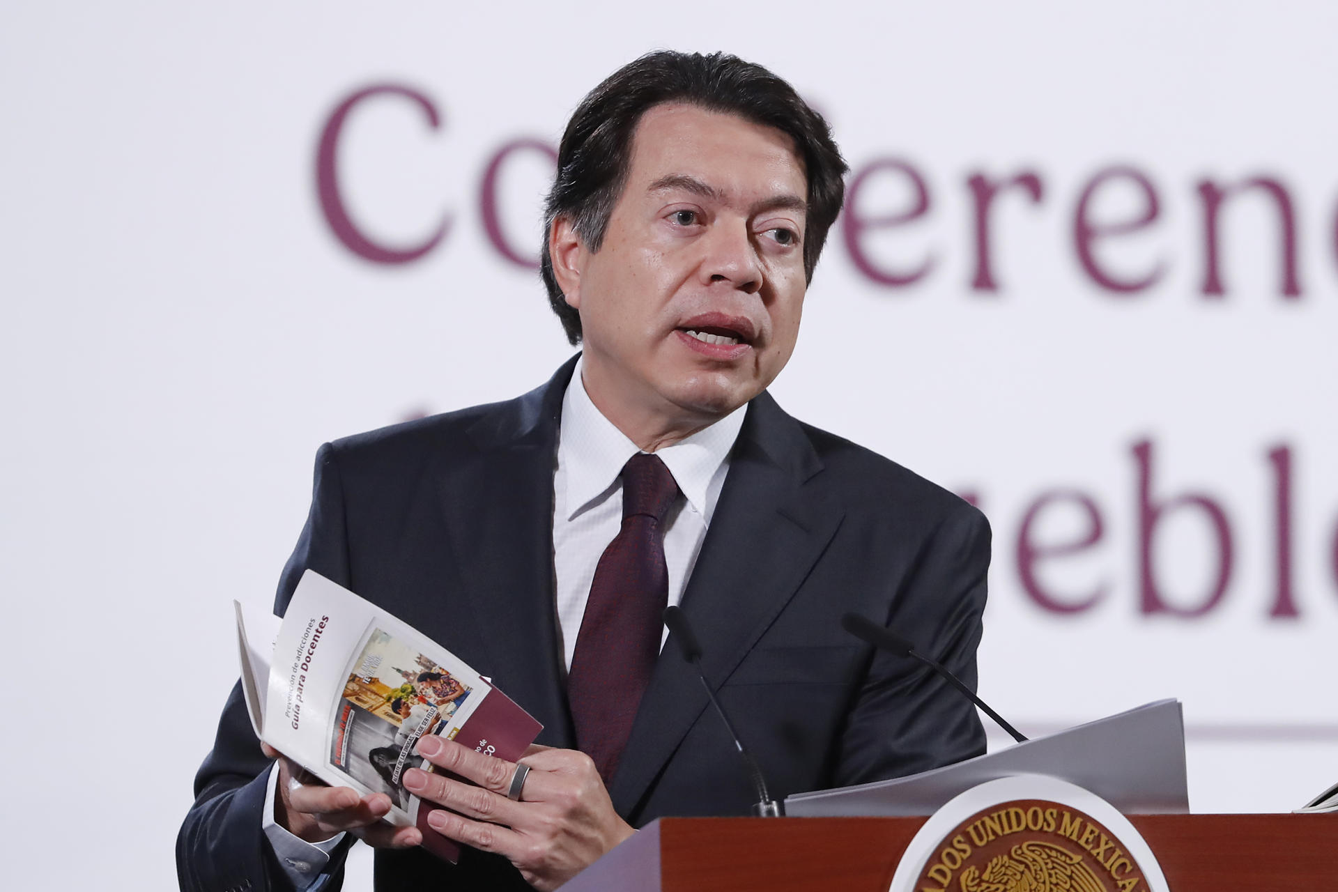 La Secretaría de Educación Pública anuncia aumento de 9% para docentes