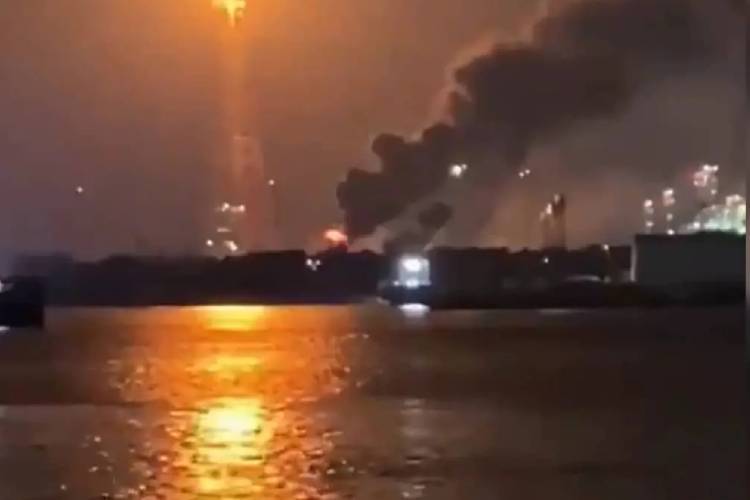 Pemex confirma un nuevo incendio en la Refinería Olmeca