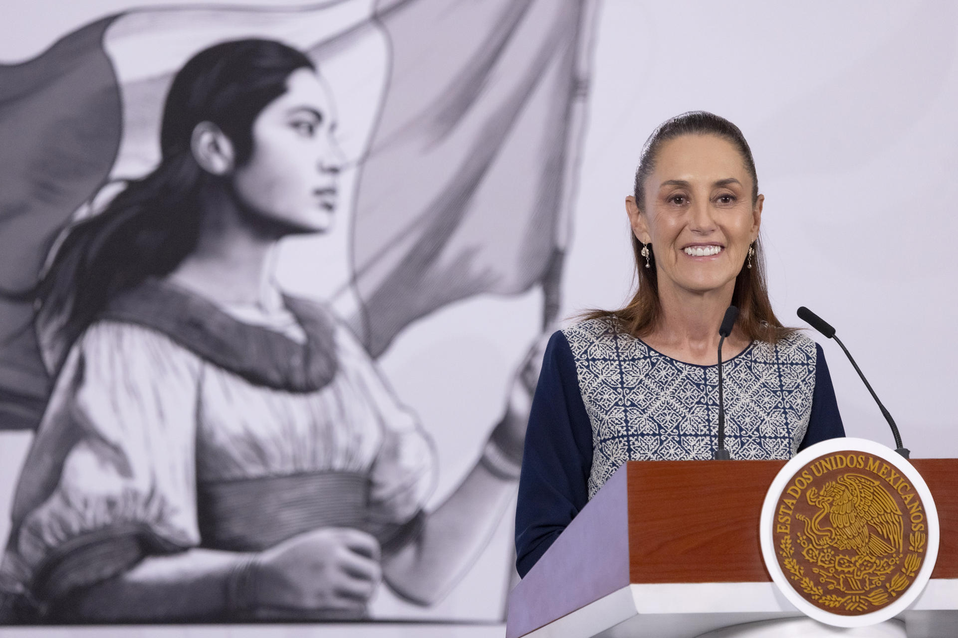Sheinbaum dice desconocer que la UIF congelara cuentas de Rocha