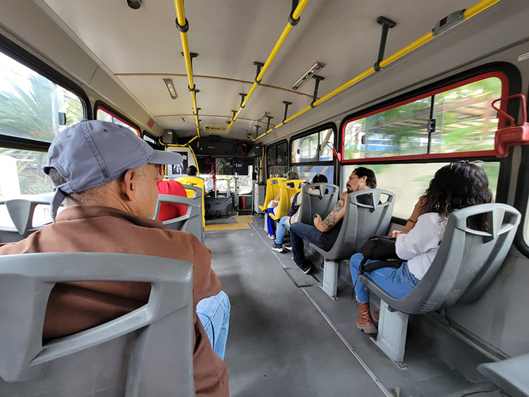 Comisión legislativa reduce alcance de iniciativa sobre transporte público 