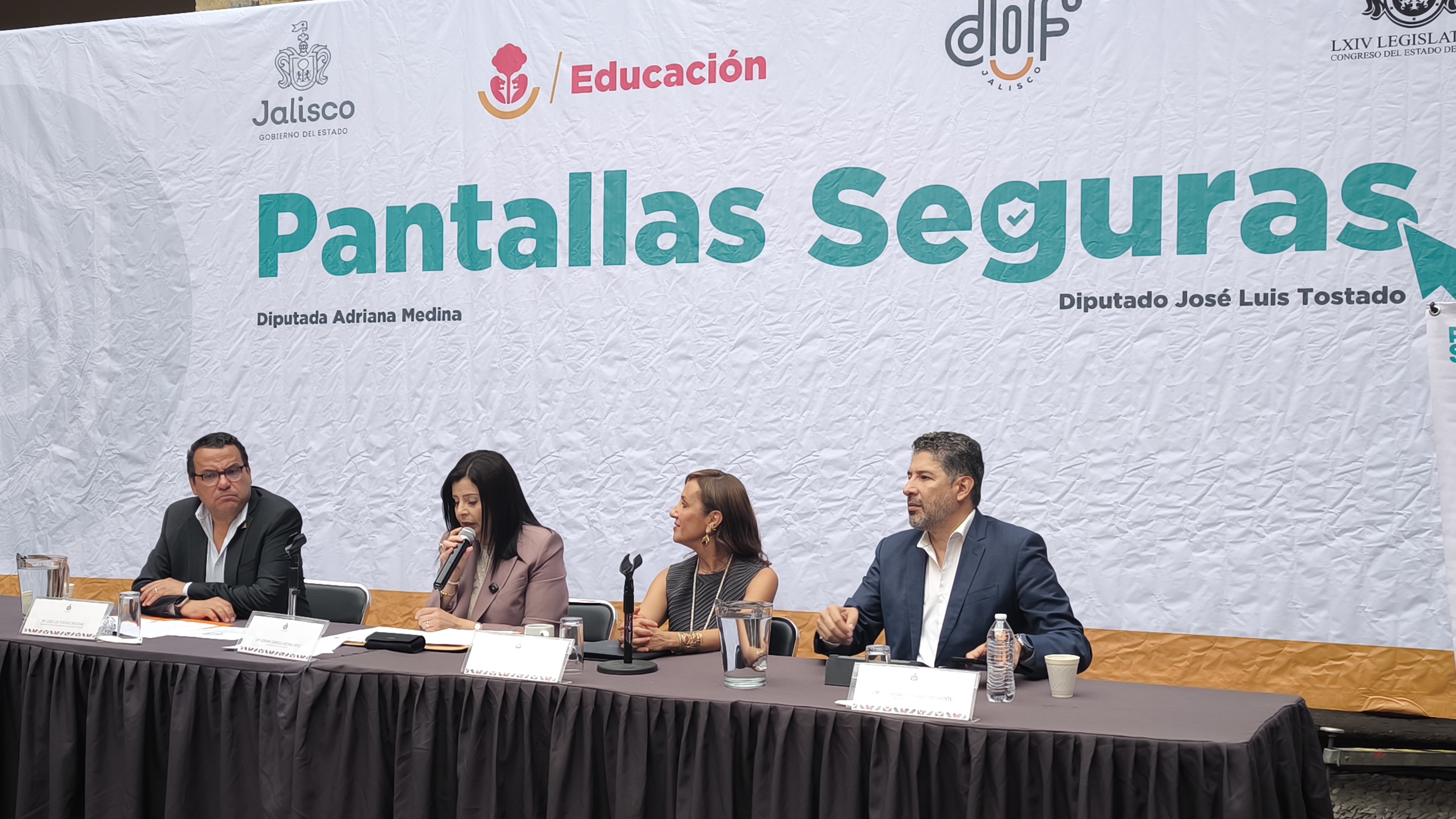 Dan detalles de cómo operará restricción de redes en escuelas