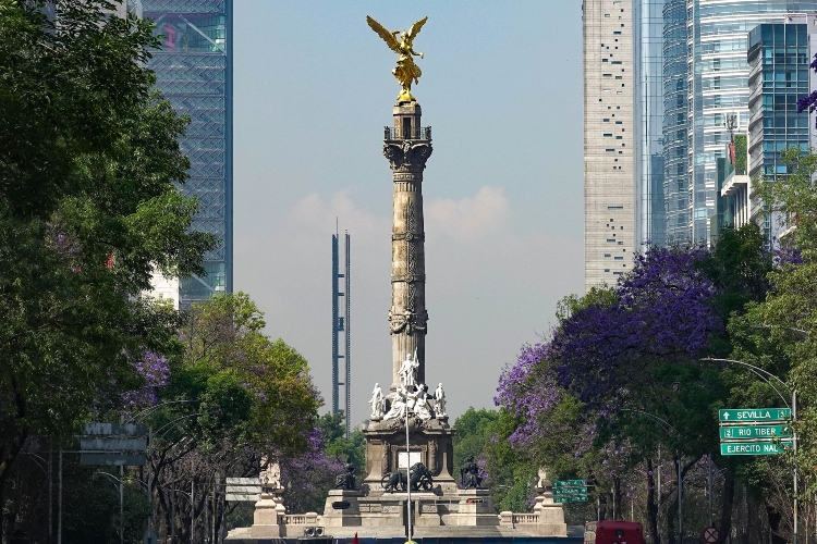 Moody's deja calificación de México en el últmo escalón del grado de inversión
