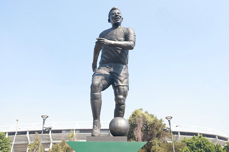 Inauguran escultura monumental ‘La Canarihna’