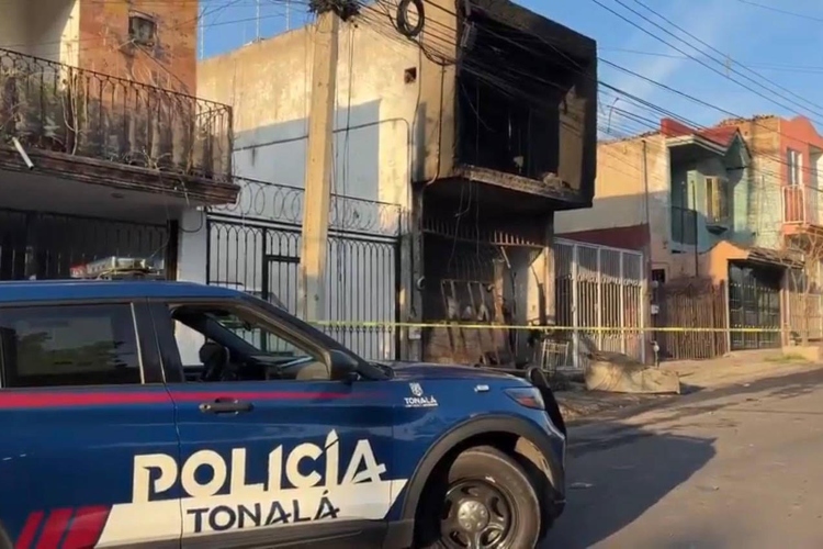 Mueren cinco personas en incendio de casa en Tonalá