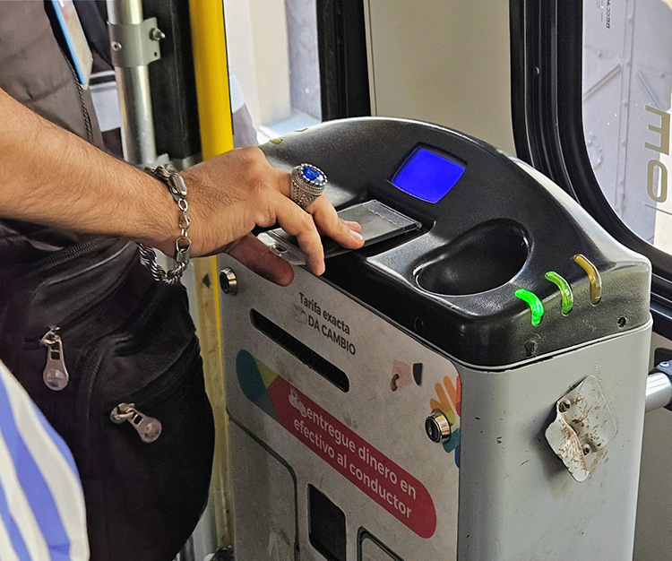 Señala 'regalo' de 141 mdp a transportistas