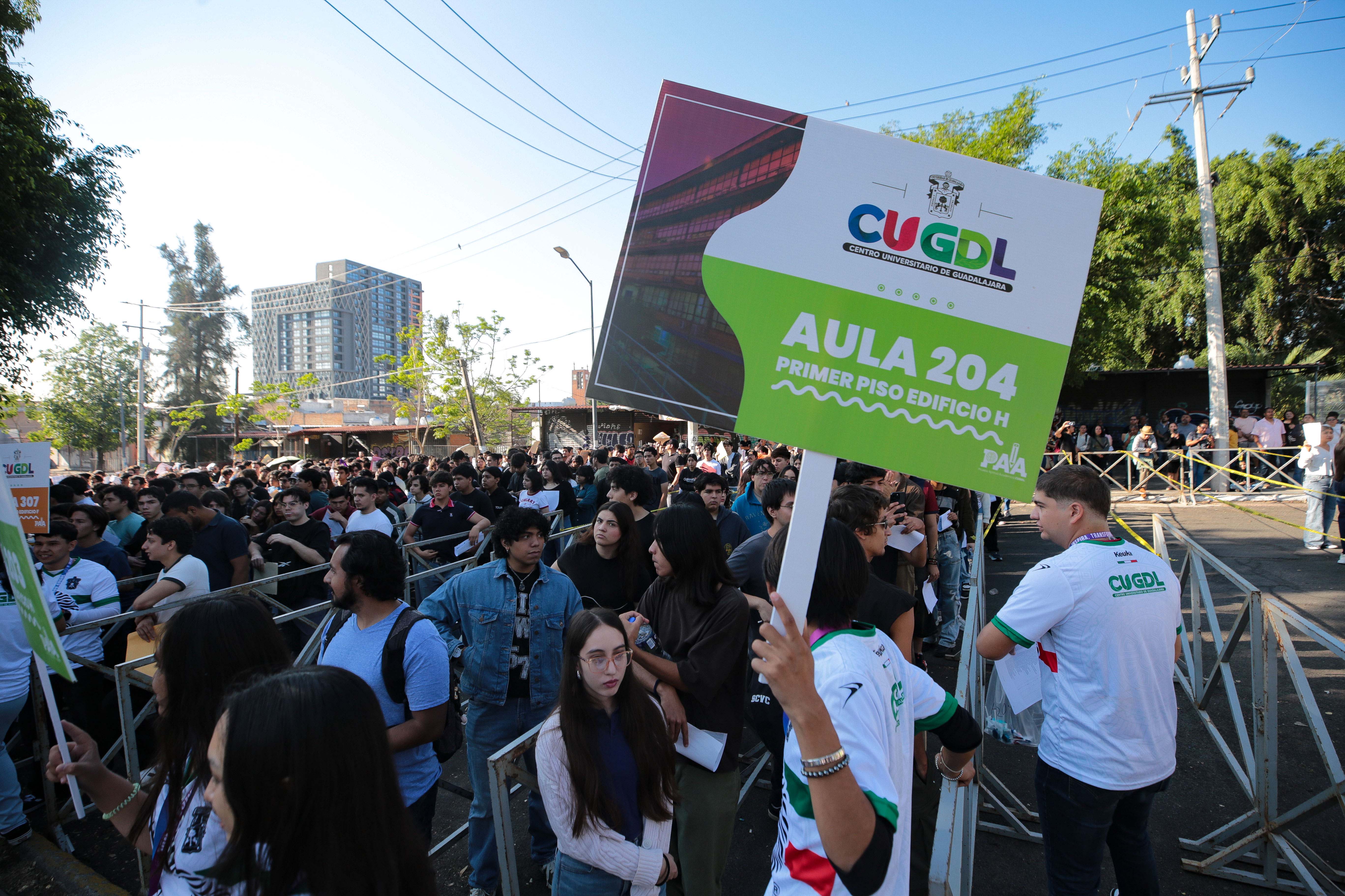 Presentan examen más de 52 mil aspirantes 