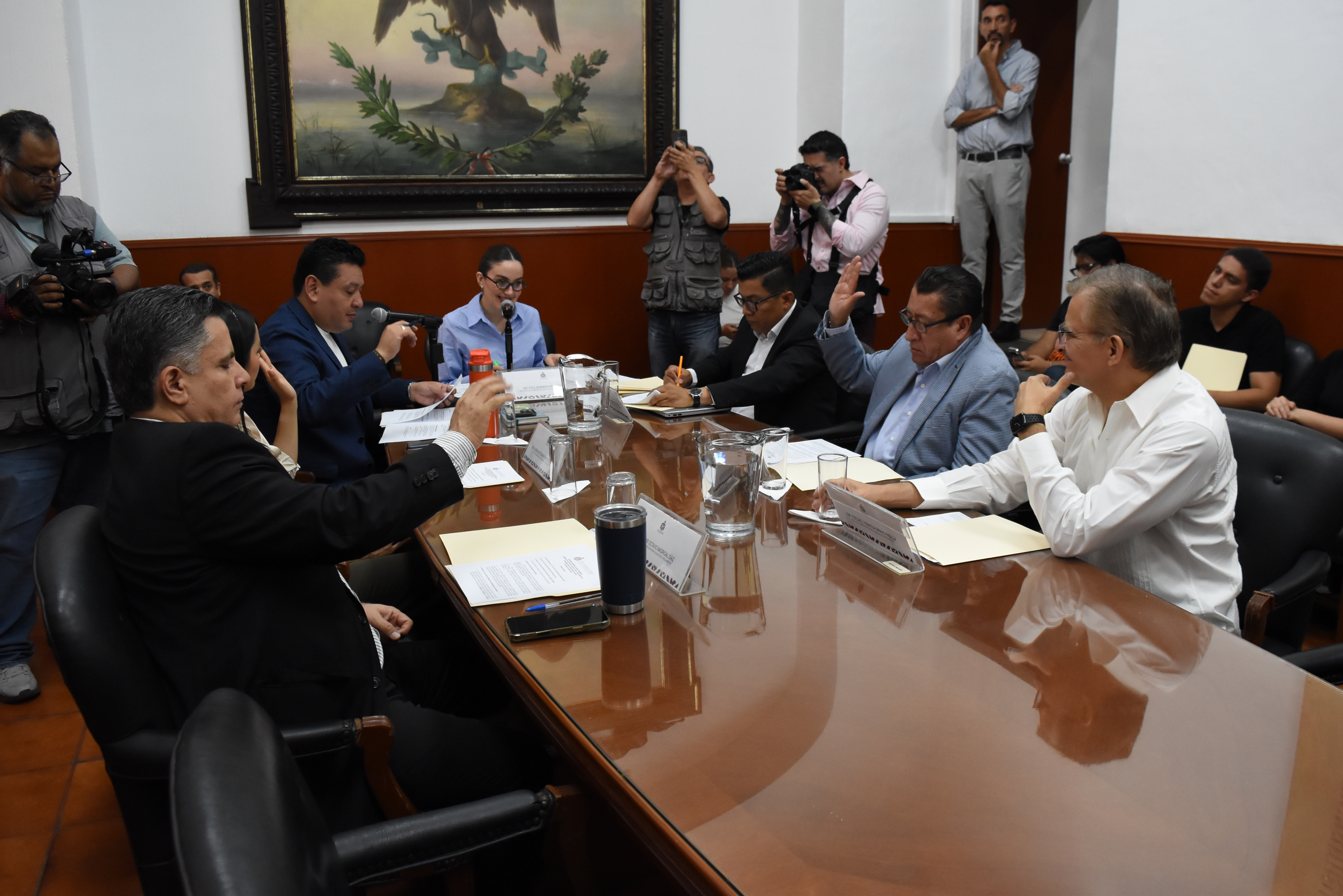 Aprueban en Jalisco nuevos requisitos para acceder a cargos públicos