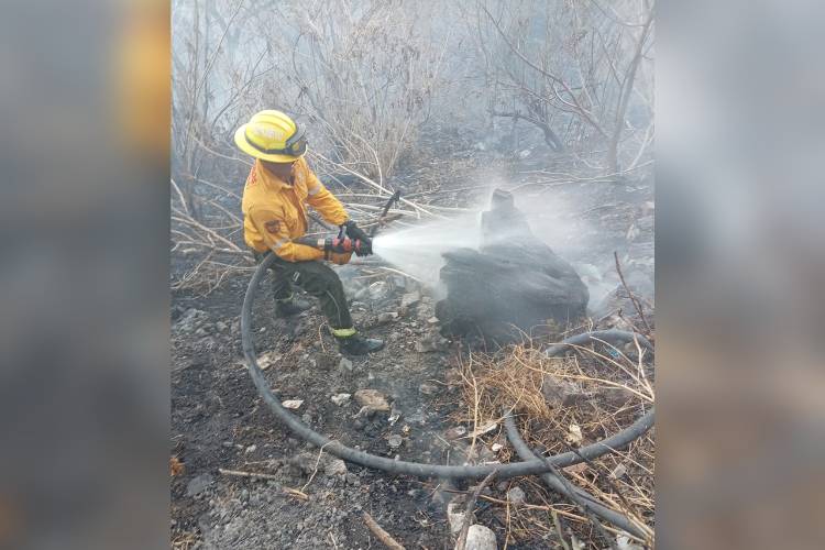 Activan emergencia por fuego en Huentitán