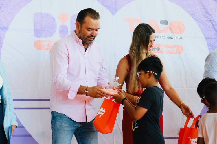 Entregan mil 144 lentes gratuitos a estudiantes de primaria en Tlajomulco