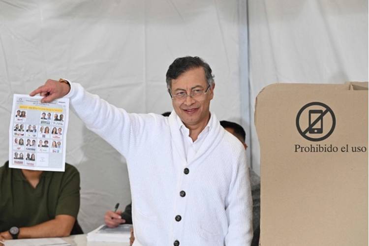 Petro desconoce resultados de primera vuelta de elecciones de Colombia