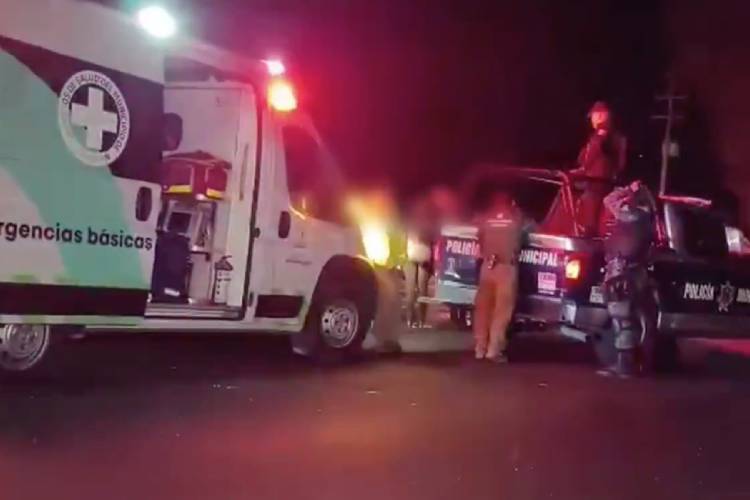 Persecución por camioneta robada termina con choque