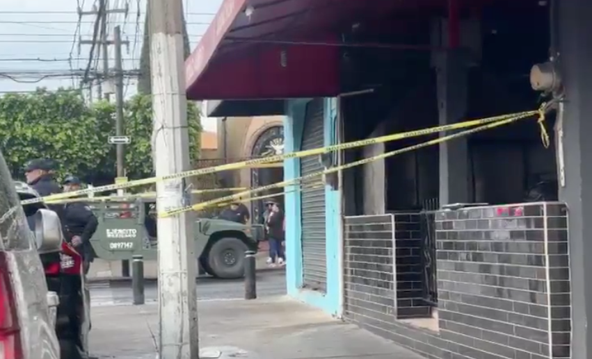 Localizan a un hombre sin vida dentro de una pollería