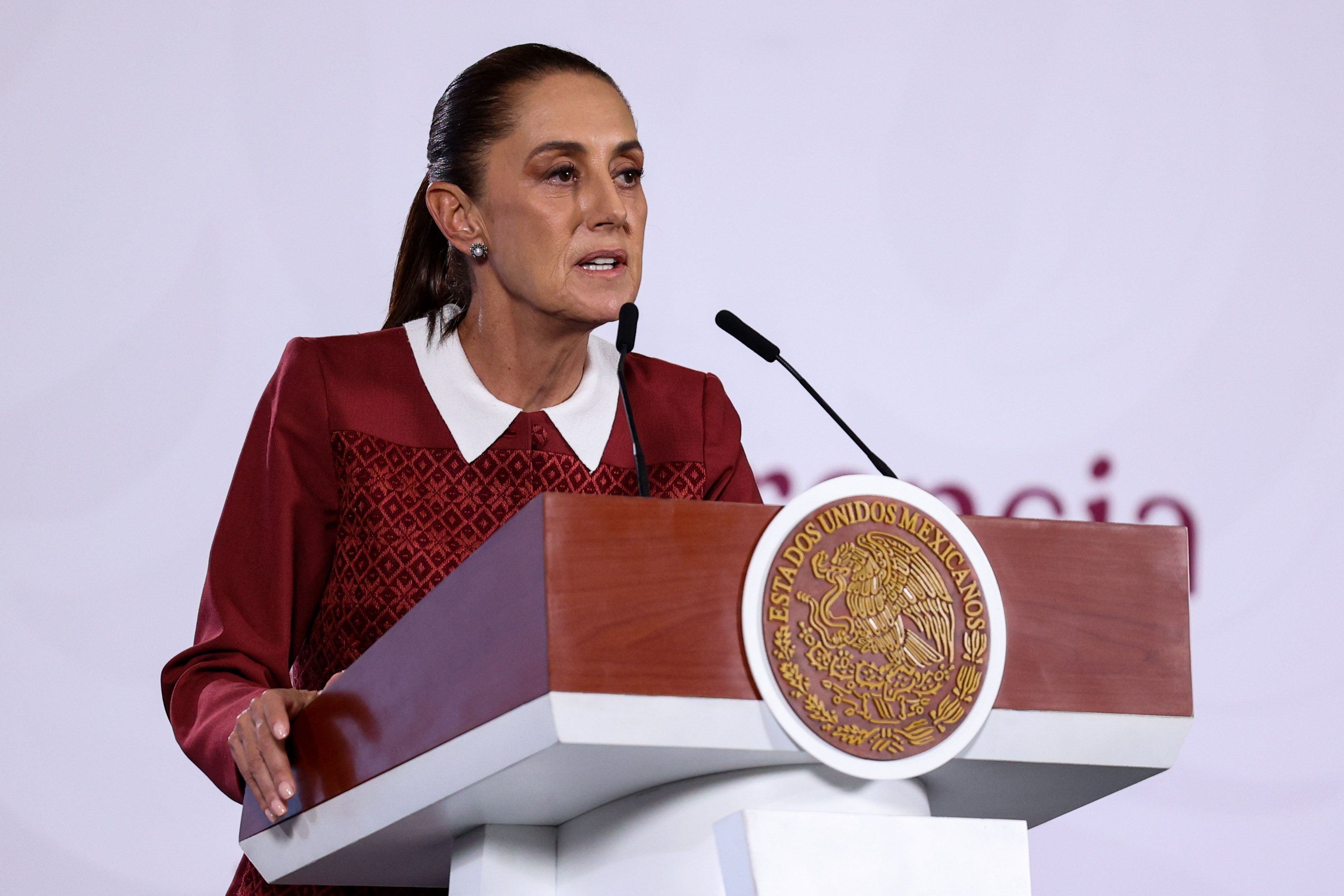 Sheinbaum pide al embajador de EE.UU. que “respete los asuntos internos” de México