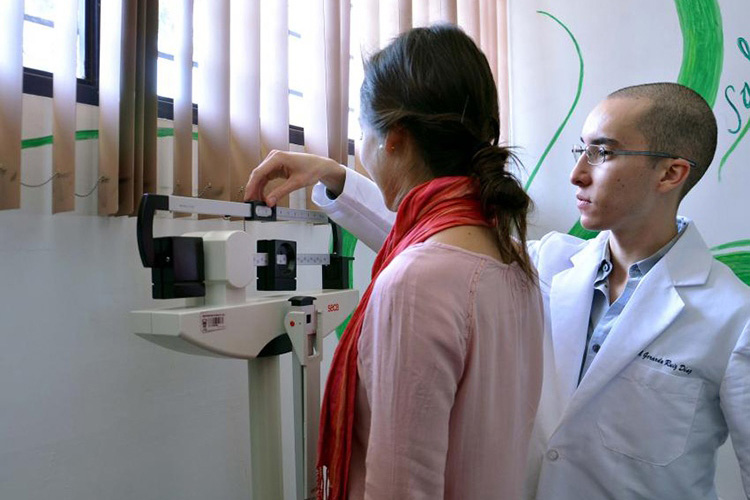Trastornos alimentarios acechan a los jóvenes