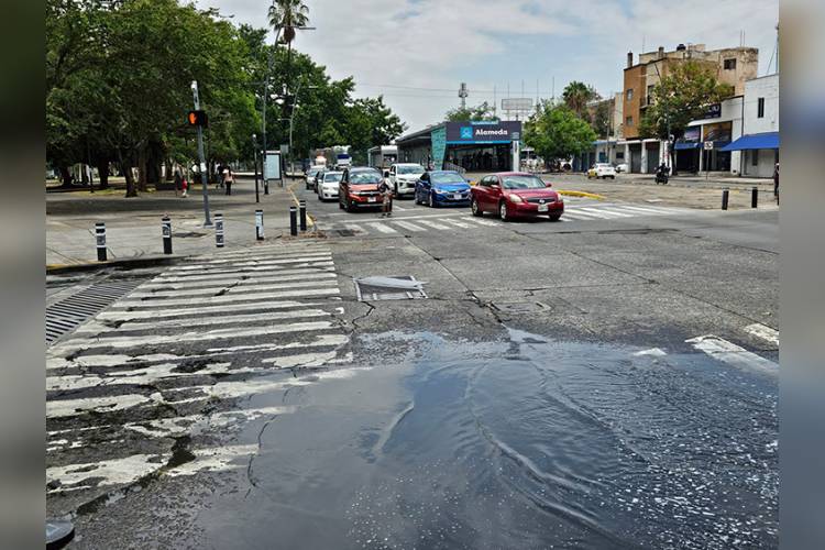 Inundaciones afectan rutas de Macro y tren