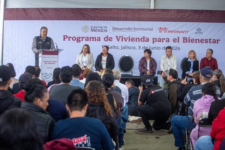 Infonavit entrega casas del Bienestar en El Salto