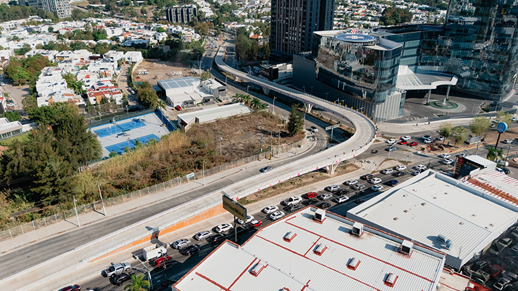 Abren puente de evenida Patria y Universidad en Zapopan