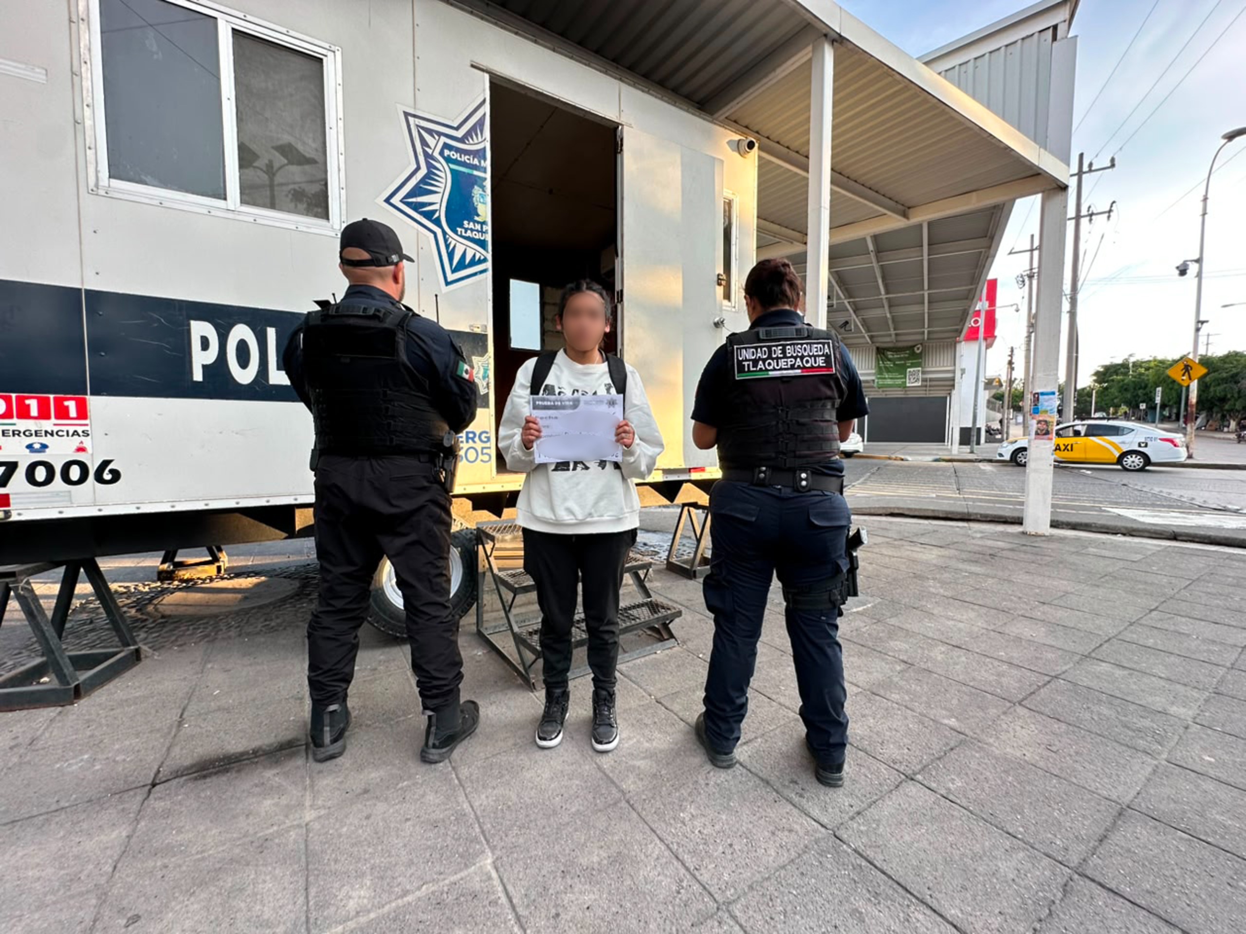 Evitan policías de Tlaquepaque que joven caiga en presunta oferta laboral falsa
