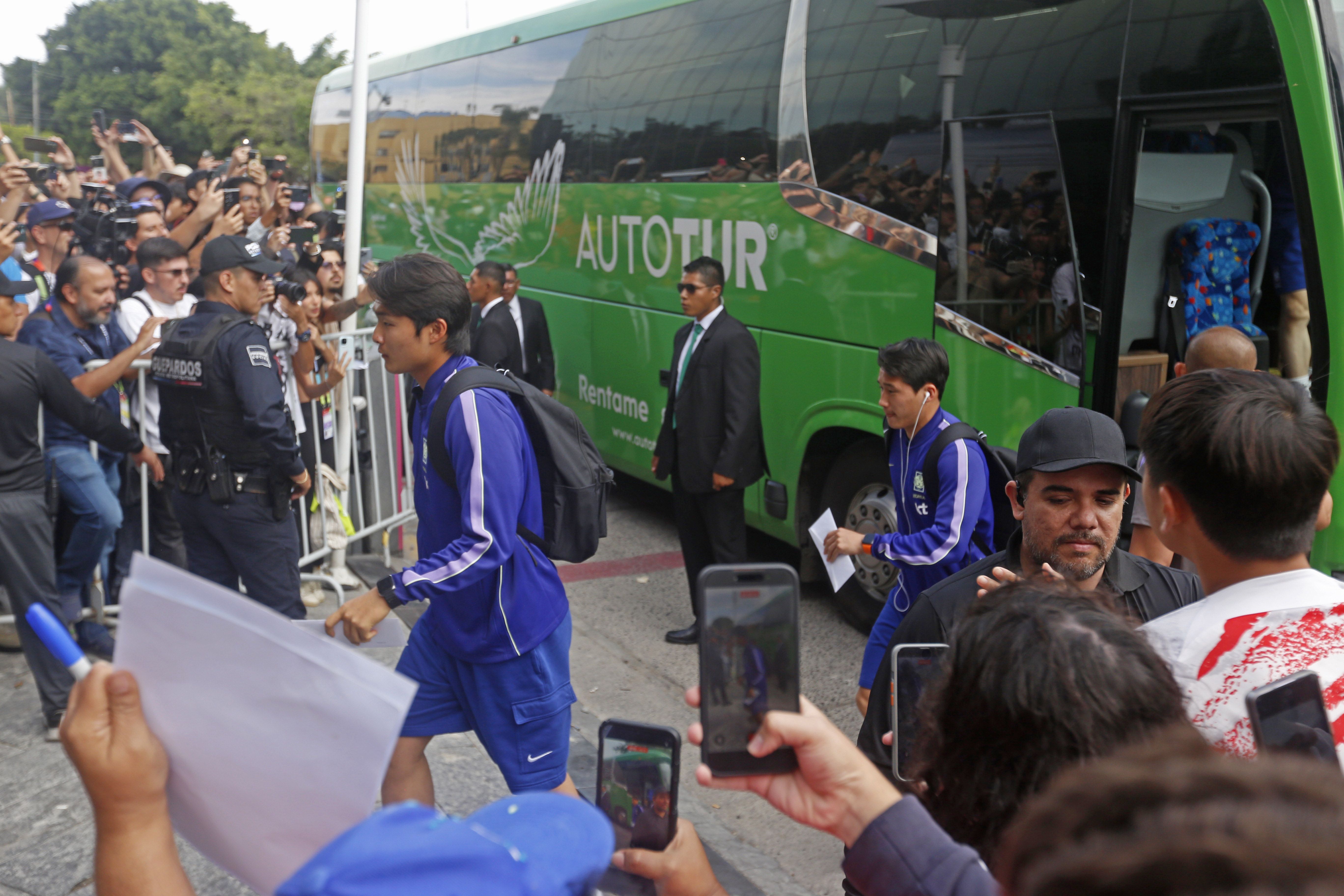 Guadalajara recibe con mariachi a la selección de Corea del Sur