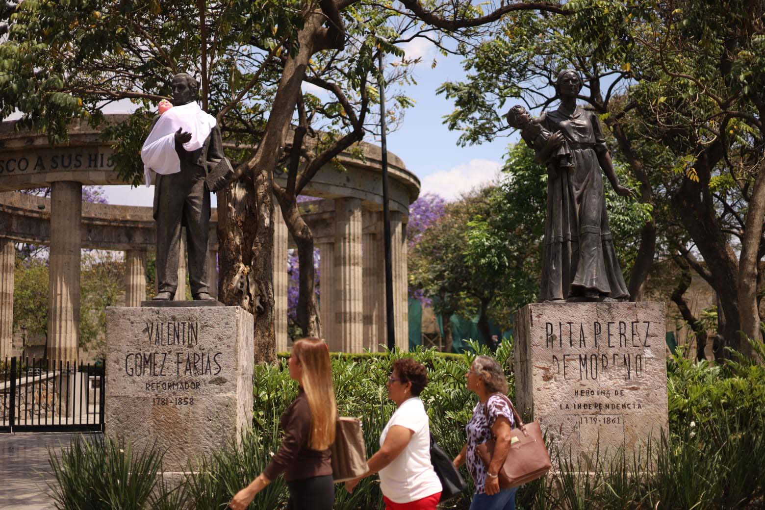 Capacitan a DIF GDL en protección a menores de edad con Puntos Azules