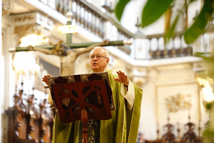 Cardenal cuestiona campañas anticipadas