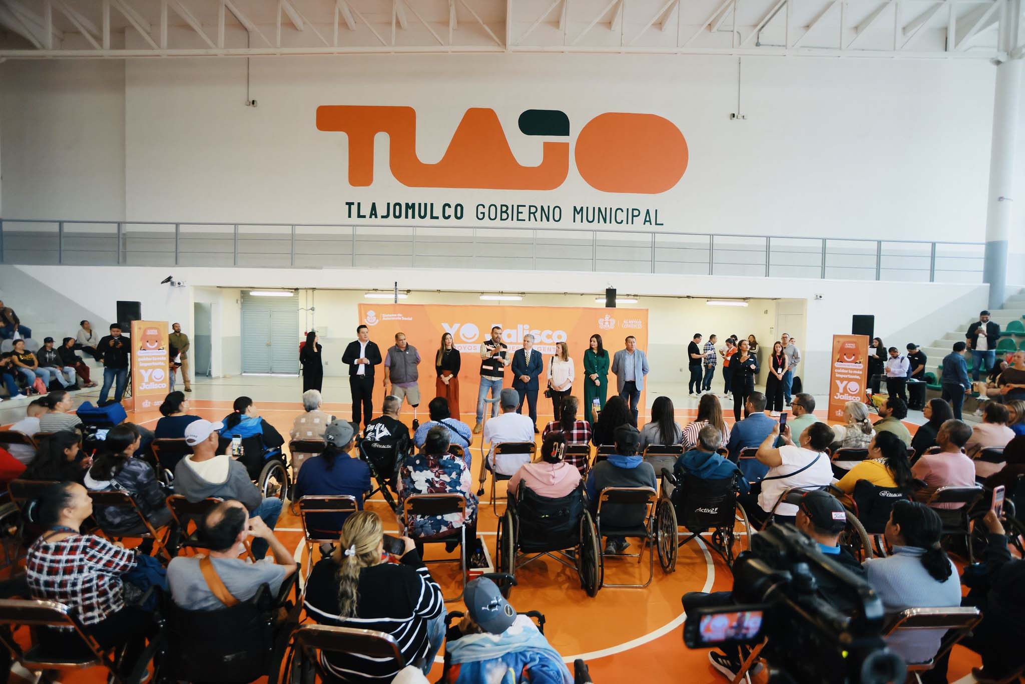 Anuncian 100 apoyos más para cuidadoras