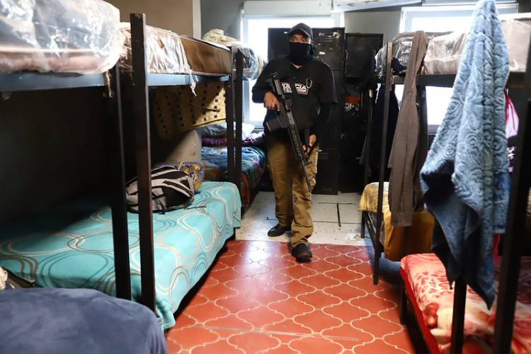 Localizan a tres personas desaparecidas durante operativos en anexos