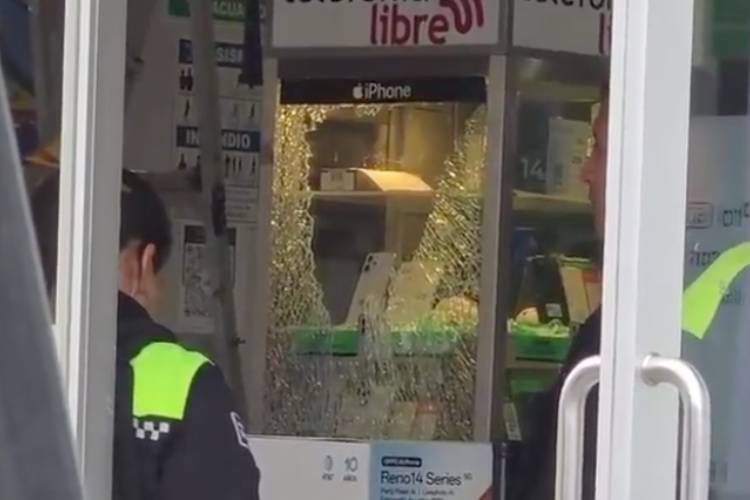 Roban área de telefonía de tienda departamental en Tonalá